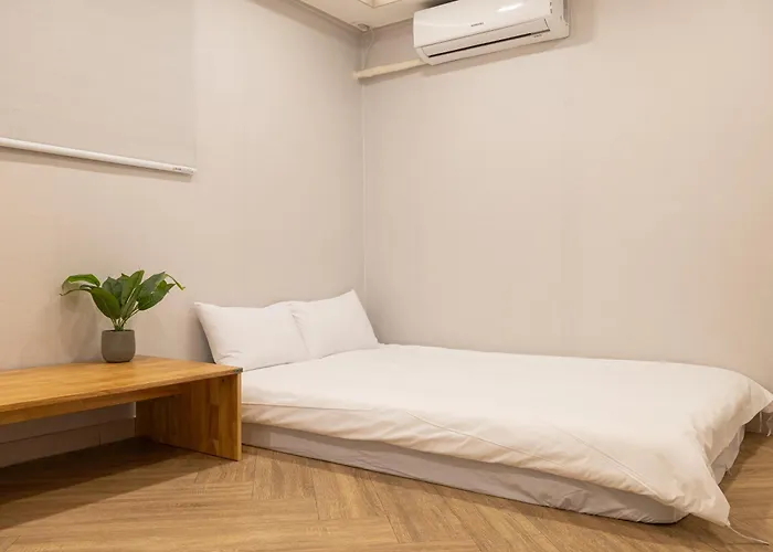Gasthuis Woody Two Bedroom In Hongdae 3*