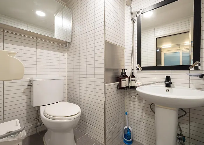 Woody Two Bedroom In Hongdae 3* Seoel