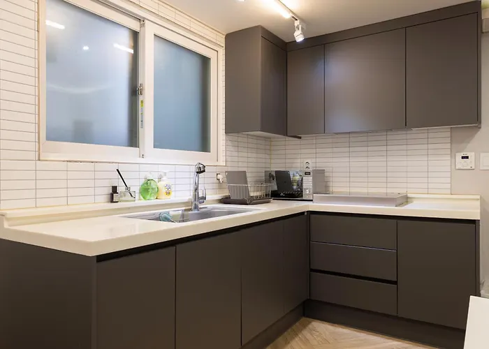 Woody Two Bedroom In Hongdae Gasthuis 3*