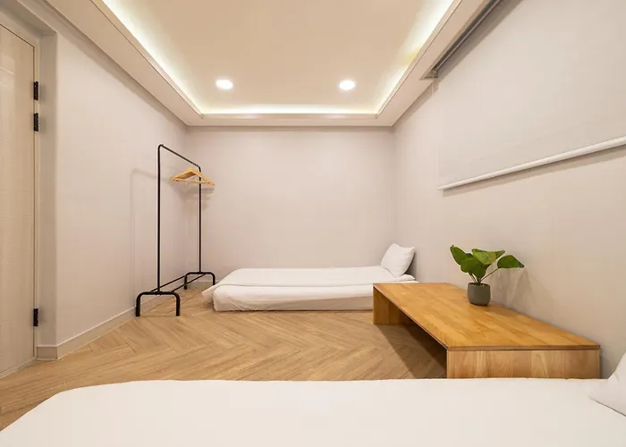 Woody Two Bedroom In Hongdae Gasthuis 3*